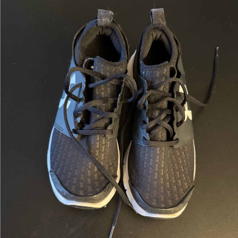 Under Armor Black Sneakers